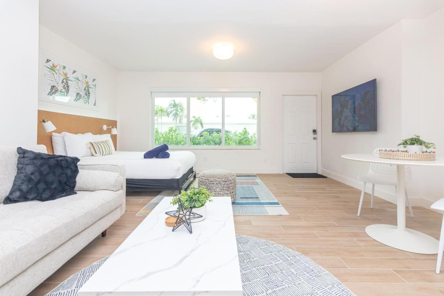 Large Stylish Studio Apartment In El Portal #3 マイアミ エクステリア 写真